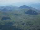 Le propaggini di Campo Imperatore, con la serpeggiante strada che sale da Fonte Cerreto