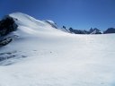 Dal Colle del Breithorn la vista si apre sul grande plateau e sul pendio finale