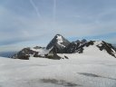 Il rifugio si allontana dietro di noi. In fondo il Gran Zebrù