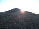 Il sole sorge dietro il M. Ienca