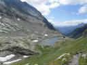 Il Rif. Vallanta sulla sponda del laghetto